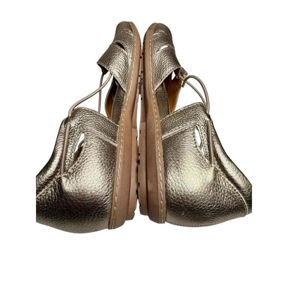 Earth aloha washed gold leather flat sandals size 9 wide width